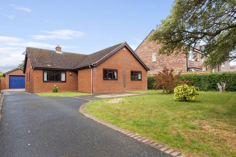 Station Road, Hibaldstow, DN20 3 bed bungalow for sale