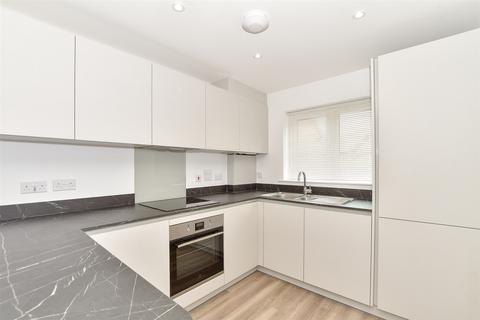 Hazel Close, Paddock Wood, Tonbridge... 3 bed semi