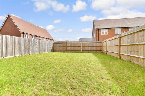 Hazel Close, Paddock Wood, Tonbridge... 3 bed semi