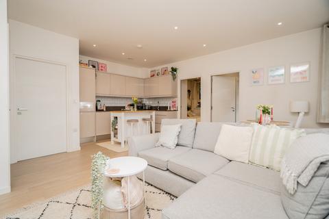 Silbury Boulevard, Central Milton... 2 bed flat for sale