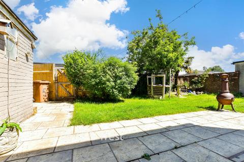 Thornton Place, Horley, Surrey 4 bed semi