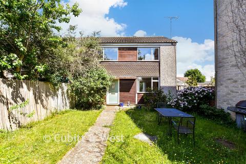 Thornton Place, Horley, Surrey 4 bed semi