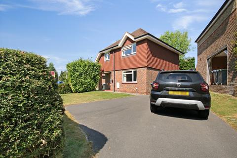 Holtye Road, East Grinstead, RH19 3 bed detached house for sale