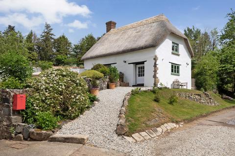Drewsteignton, Exeter, Devon, EX6 2 bed detached house for sale