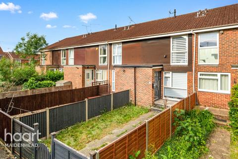 Fotherby Court, Maidenhead 2 bed terraced house for sale