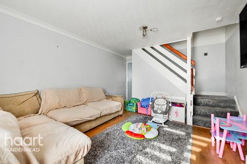 Fotherby Court, Maidenhead 2 bed terraced house for sale
