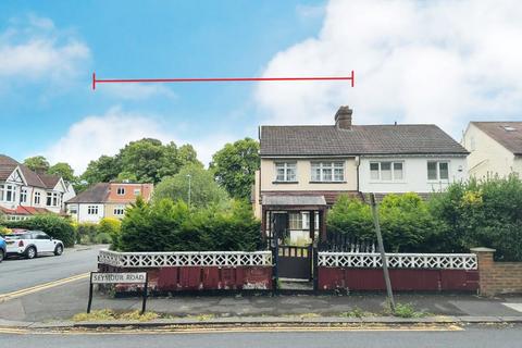 6 Seymour Road, Carshalton, Surrey... 3 bed semi