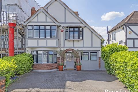 Corbets Tey Road, Upminster, RM14 5 bed detached house for sale