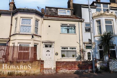 Nelson Road Central, Great Yarmouth 3 bed terraced house for sale
