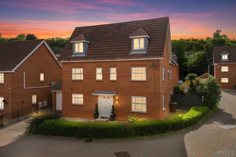 Frobisher Gardens, Chafford Hundred 6 bed detached house for sale