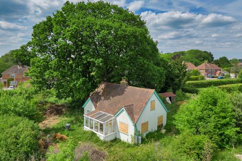 Chiddingly Road, Horam, TN21 2 bed bungalow for sale