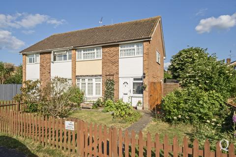 Station Road, Teynham, Sittingbourne... 3 bed semi