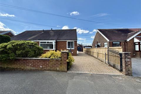 Lindale Avenue, Thornham, Royton... 2 bed semi