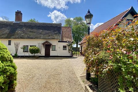 Short Green 3 bed semi