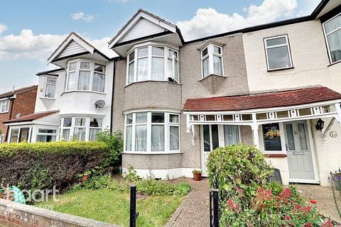 Chestnut Grove, Hainault 3 bed terraced house for sale