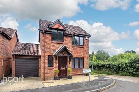 Northbrooke, Ashford 3 bed detached house for sale