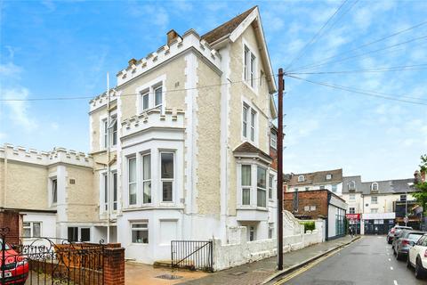 Elphinstone Road, Hampshire PO5 2 bed flat for sale