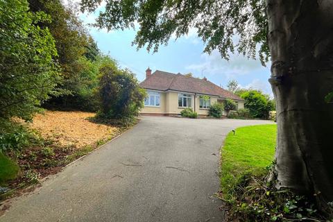 Vicarage Road, Burwash Common... 3 bed detached house for sale