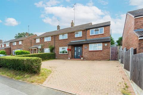 Molescroft, Harpenden 3 bed semi