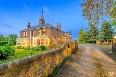 Holbeach Hurn 7 bed detached house for sale