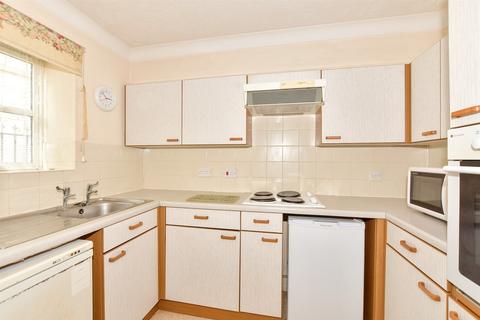 Glendale, Folkestone CT20 2 bed flat for sale