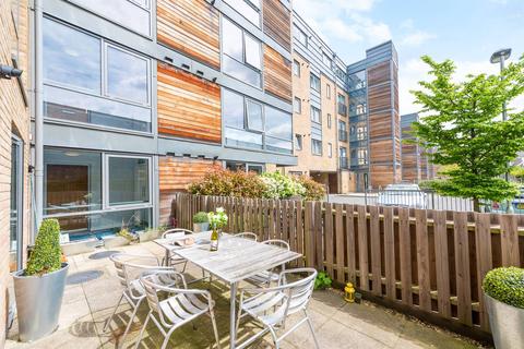 Elswick Street, Sands End, London, SW6 1 bed flat for sale