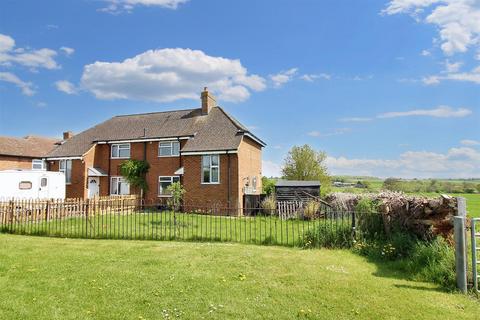 South End, Leckhampstead 2 bed semi