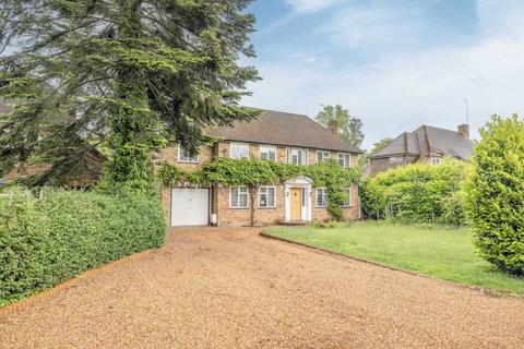 Ellis Avenue, Chalfont St Peter SL9 5 bed detached house for sale