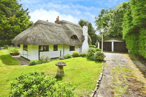 36a Elm Road, Reading RG6 4 bed cottage for sale