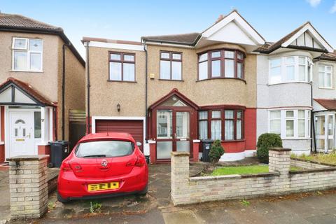 Holland Park Avenue, Ilford IG3 3 bed semi