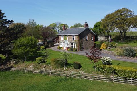 Chulmleigh 6 bed detached house for sale