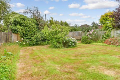 Walpole Avenue, Goring