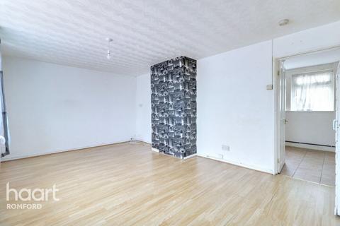 Chigwell View, Romford, RM5 2JH 3 bed terraced house for sale