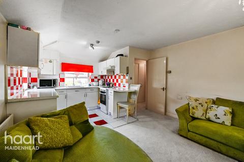 Eton Wick Road, WINDSOR 1 bed apartment for sale