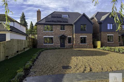 Dell Road, Berkhamsted HP4 4 bed detached house for sale