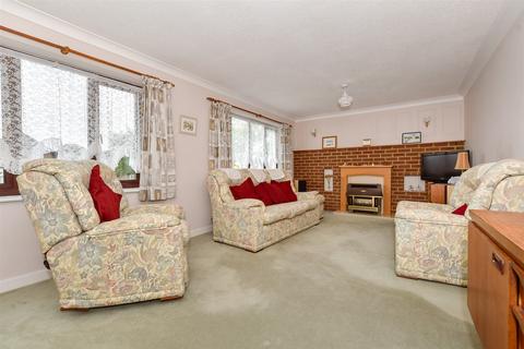 Toll Gate, Deal CT14 2 bed detached bungalow for sale