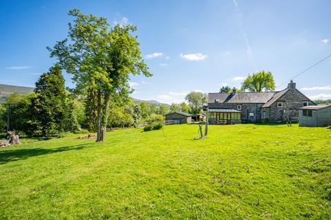 Crickhowell NP8 4 bed detached house for sale