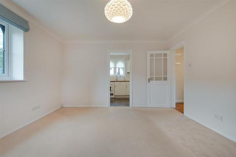 The Grange, Avenue Road, W3 1 bed flat for sale