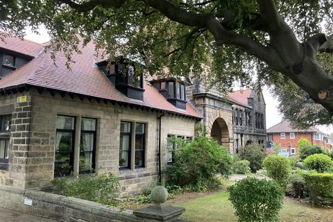 Woodfield Drive, Harrogate HG1 2 bed terraced house for sale