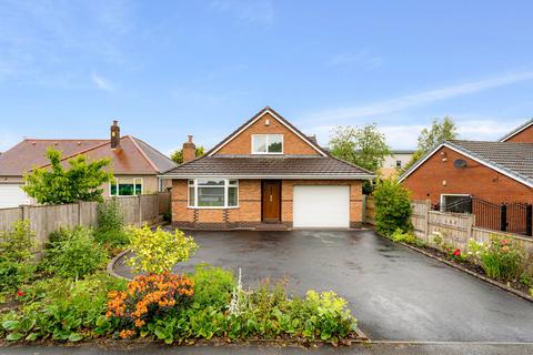 The Avenue, Leigh WN7 3 bed detached bungalow for sale