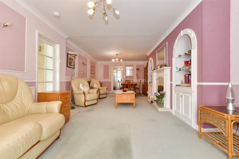 Ashford Road, Canterbury CT1 4 bed detached bungalow for sale