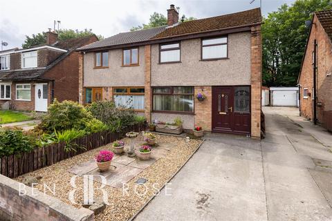 Stockdale Crescent, Bamber Bridge... 3 bed semi