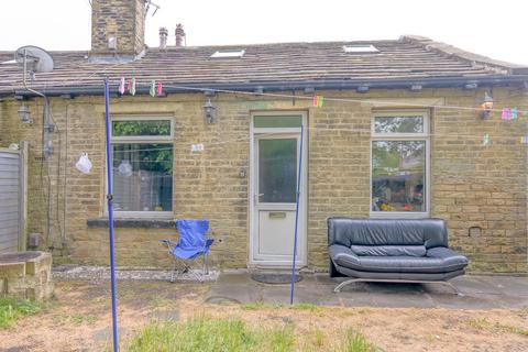 School Street, Bradford BD4 2 bed end of terrace house for sale