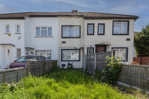 The Crescent, Harlington UB3 2 bed maisonette for sale