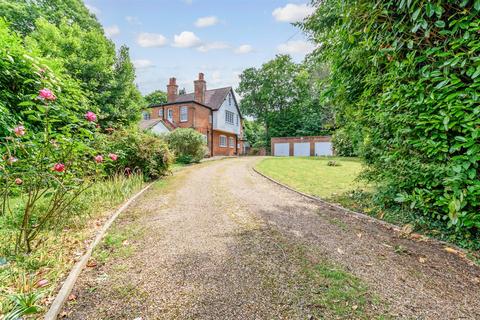 Walderslade Road, Chatham, Kent 4 bed detached house for sale