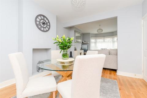 Westbrooke Crescent, Welling DA16 3 bed link detached house for sale