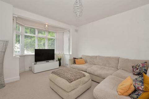 Hogarth Avenue, Brentwood, Essex 4 bed chalet for sale