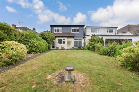 Hogarth Avenue, Brentwood, Essex 4 bed chalet for sale