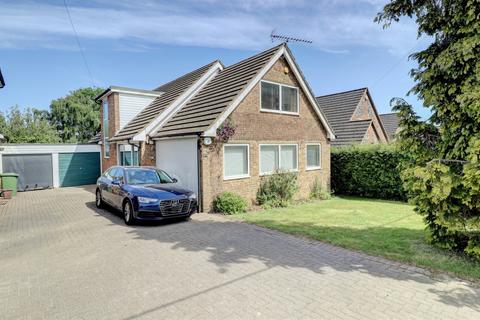 Brimmers Hill, High Wycombe HP15 4 bed bungalow for sale