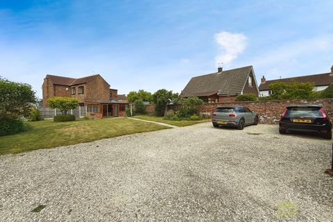 Dog  Duck Lane, Morton DN21 3 bed detached house for sale